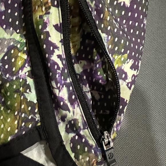 Lululemon Tracker Shorts III | Size 6 - Picture 8 of 9